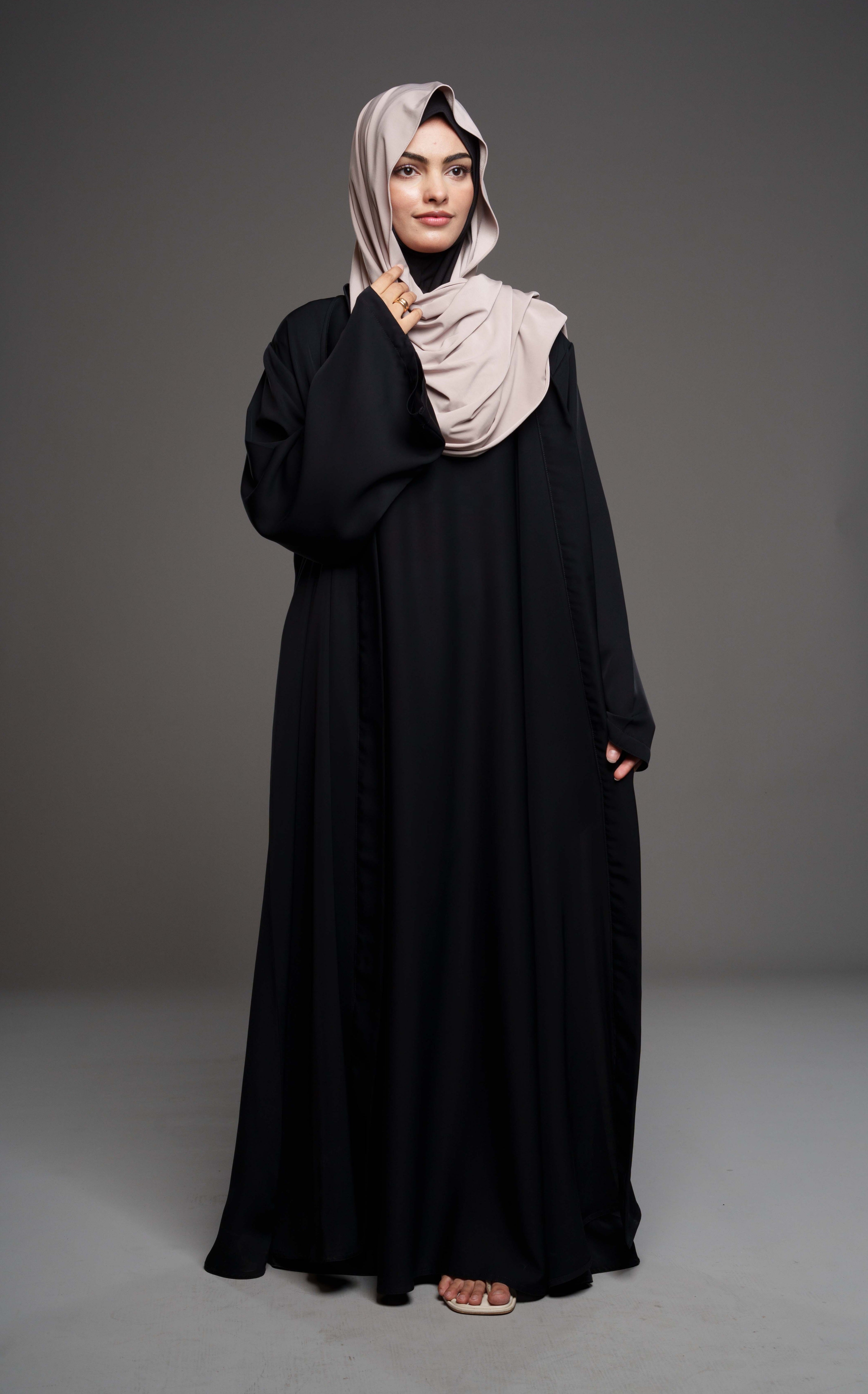 Noor Abaya – Blomme